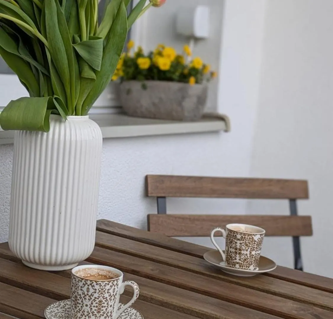 Stylish Prague 6 Apartment With Balcony