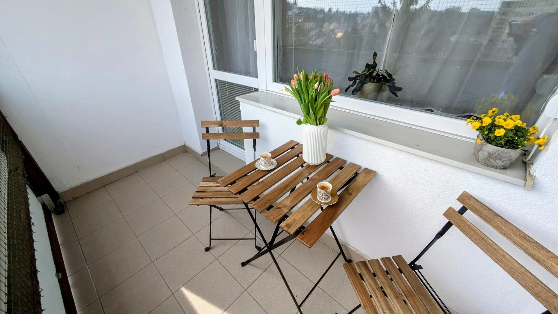 Stylish Prague 6 Apartment With Balcony