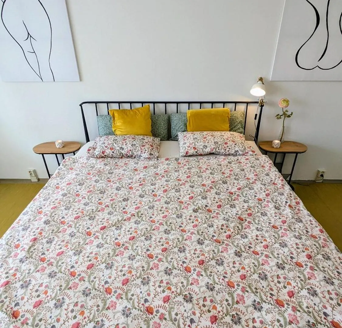 Stylish Prague 6 Apartment With Balcony
